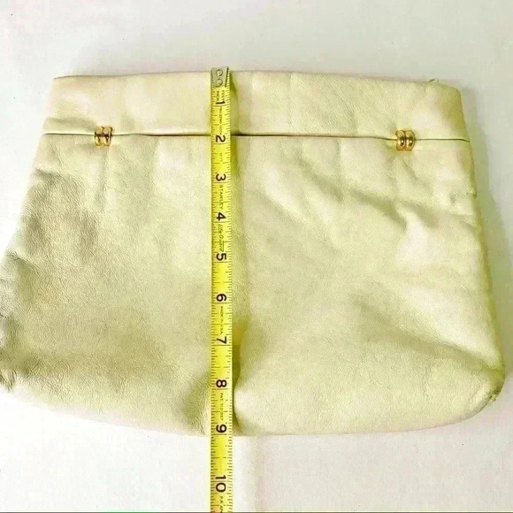 Vintage Bechamel White Leather Clutch Purse. - Picture 8 of 9